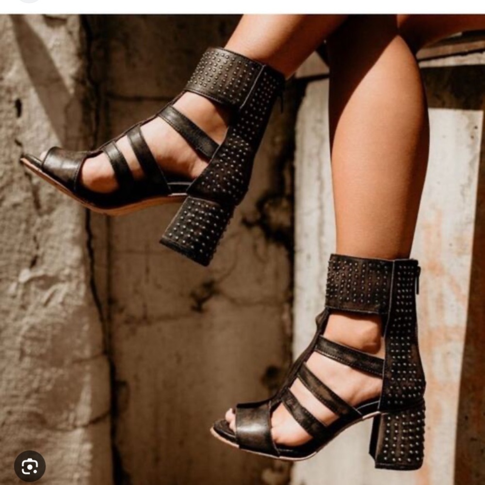 Freebird by Steven Zelda Leathe Studded Heeled Sandals 6